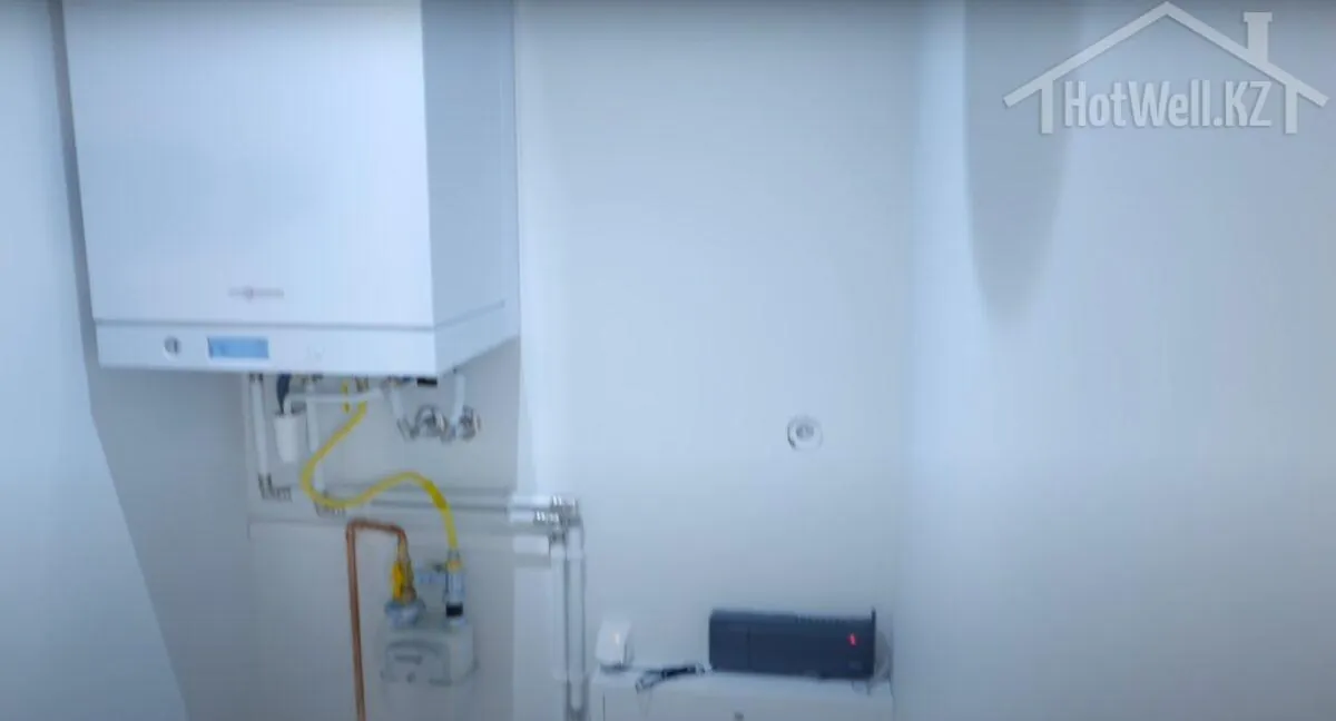 Котельная дома K-279 с настенным газовым котлом и разводкой труб