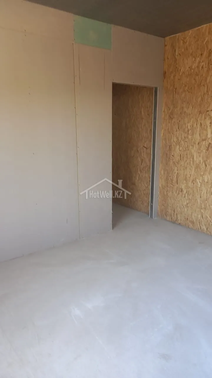 Внутренняя отделка дома «В-77Б»: гипсокартон на стенах и дверной проём